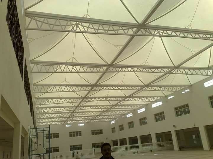 مظلات هرمية